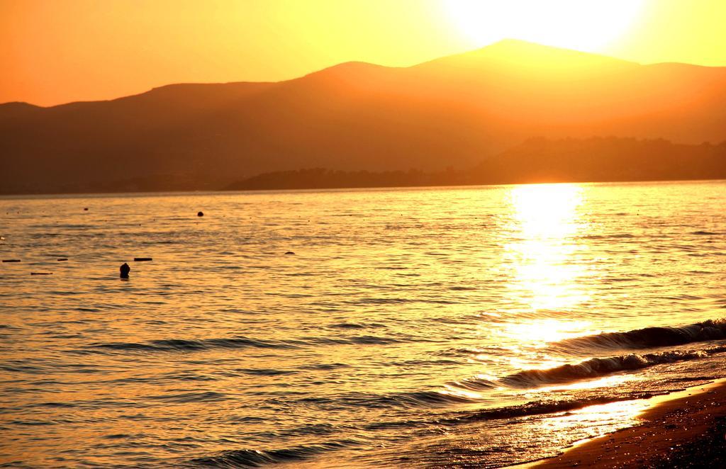 Gumuldur Mavi Deniz Hotel エクステリア 写真